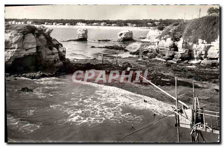 CPM Entre Royan et St Georges Les Rochers de Vallieres 