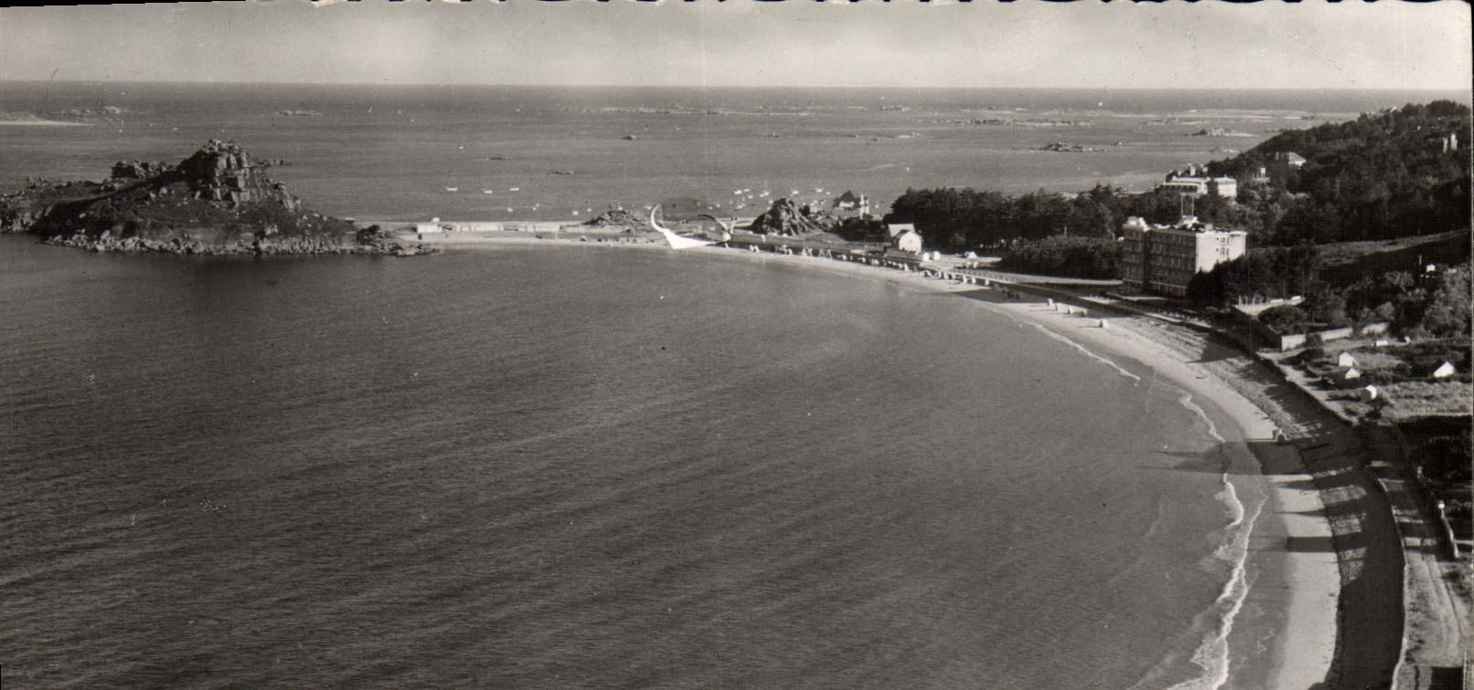 Tresmeur Beach — Presqu'île du Castel — Editions d'Art JOS, Le Jusaré, Clédaulain