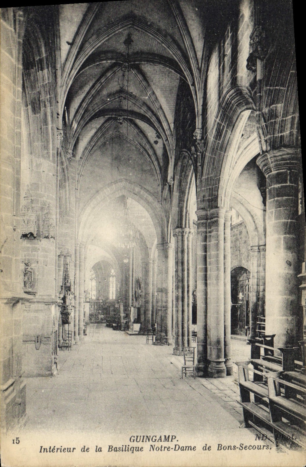 CPA Guingamp Interieur de la Basilique Notre Dame de Bons Secours 