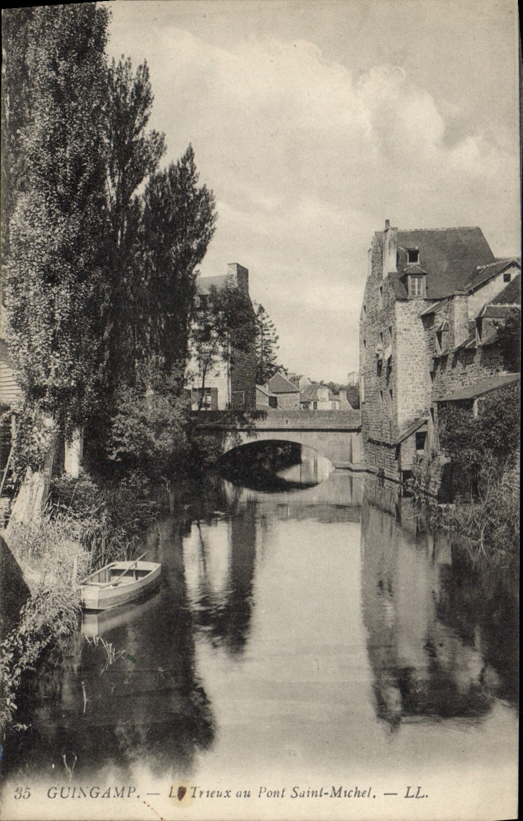 CPA Guingamp La Trieux au Pont Saint Michel 