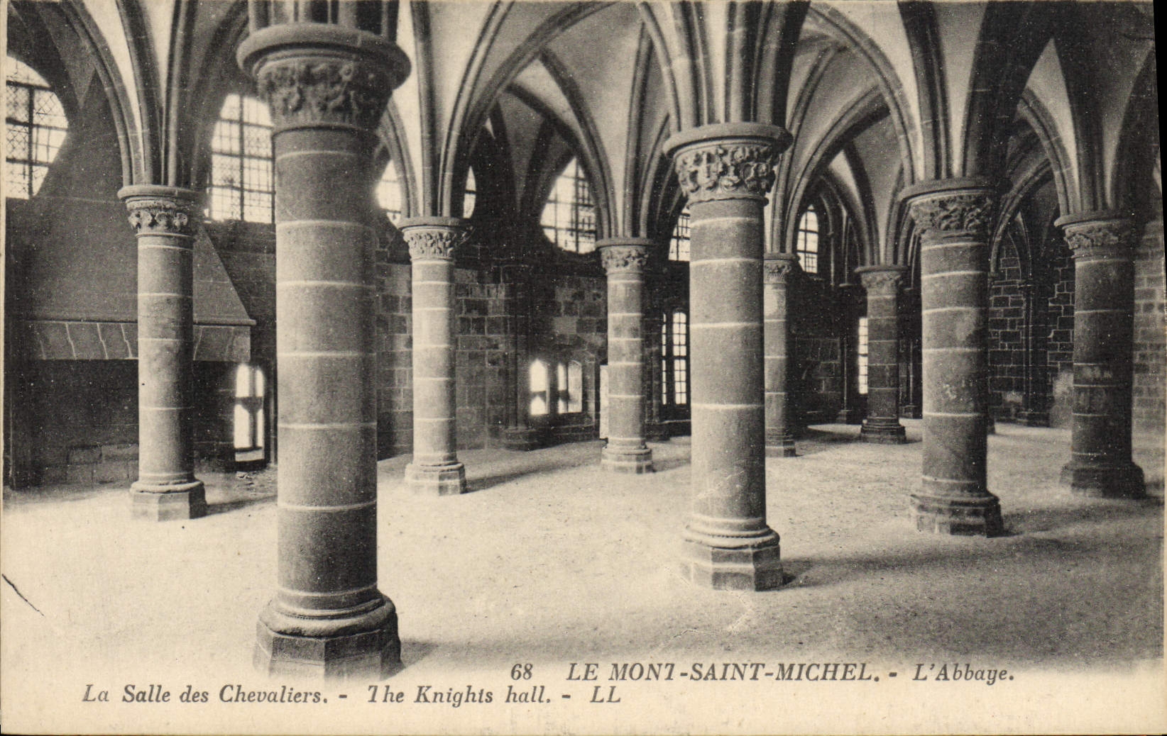 CPA Le Mont Saint Michel L'Abbaye La Salle des Chevaliers 