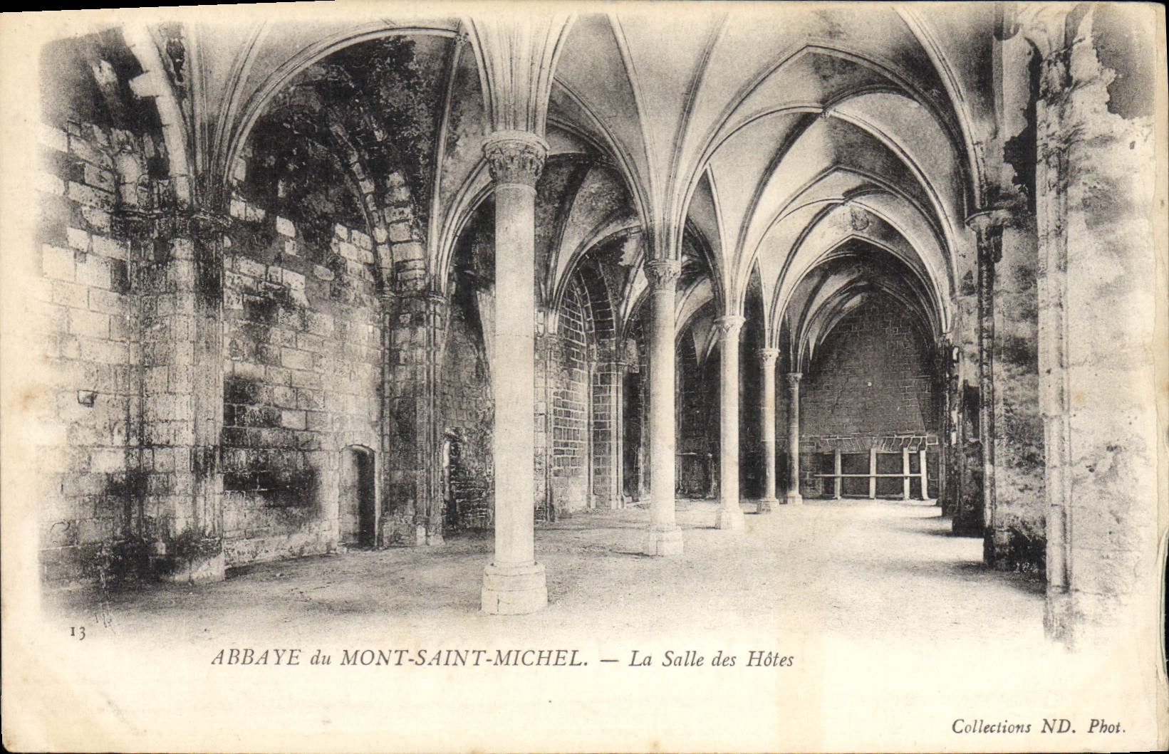 CPA Abbaye du Mont Daint Michel La Salle des Hotes 