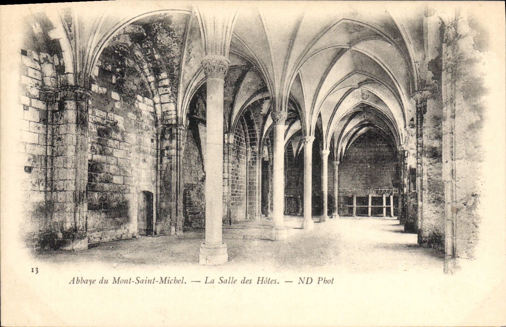 CPA Abbaye du Mont Saint Michel La Salle des Hotes 