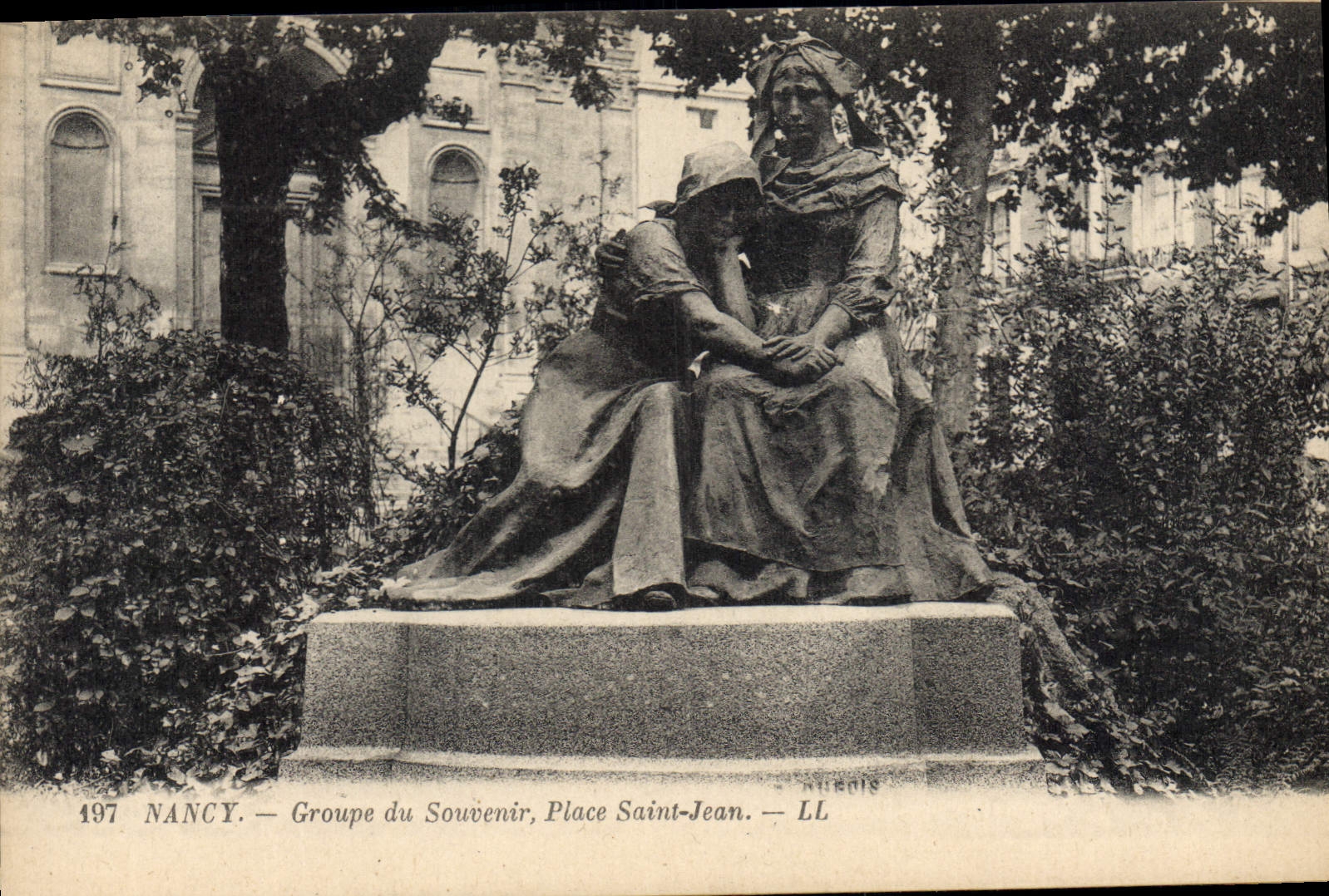 CPA Nancy Groupe du Souvenir Place Saint Jean 