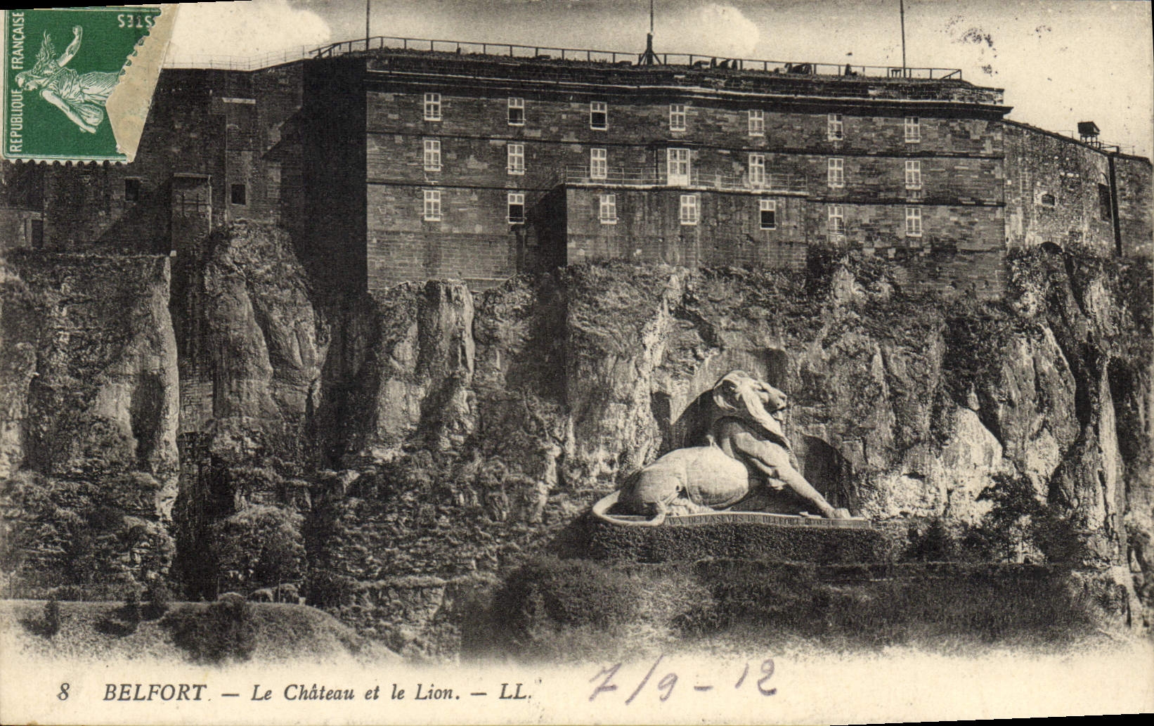 CPA Belfort Le Chateau et le Lion 