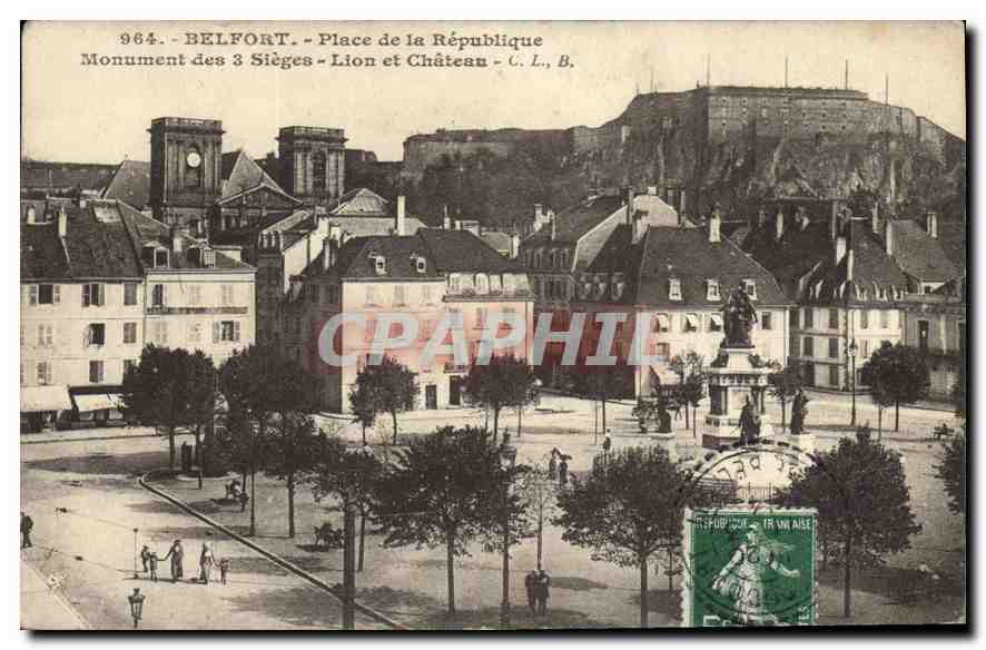 CPA Belfort Place de la Republique Monument des 3 Sieges Lion et Chateau 