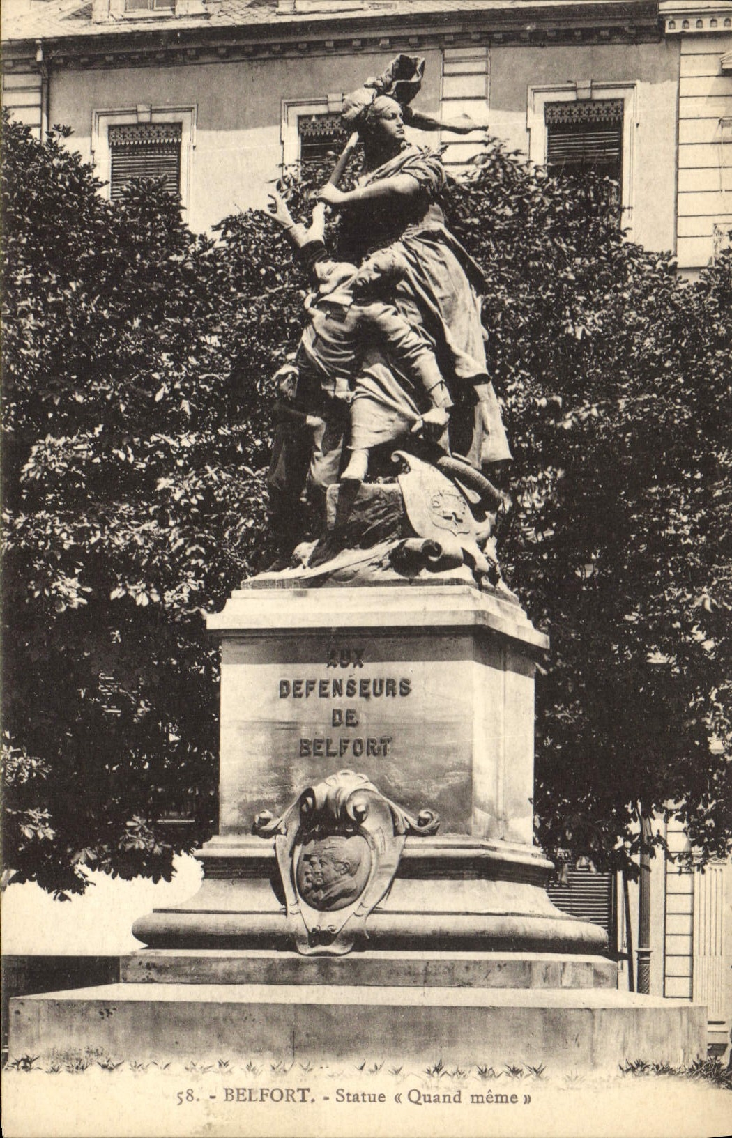 CPA Belfort Statue a Quand Meme 