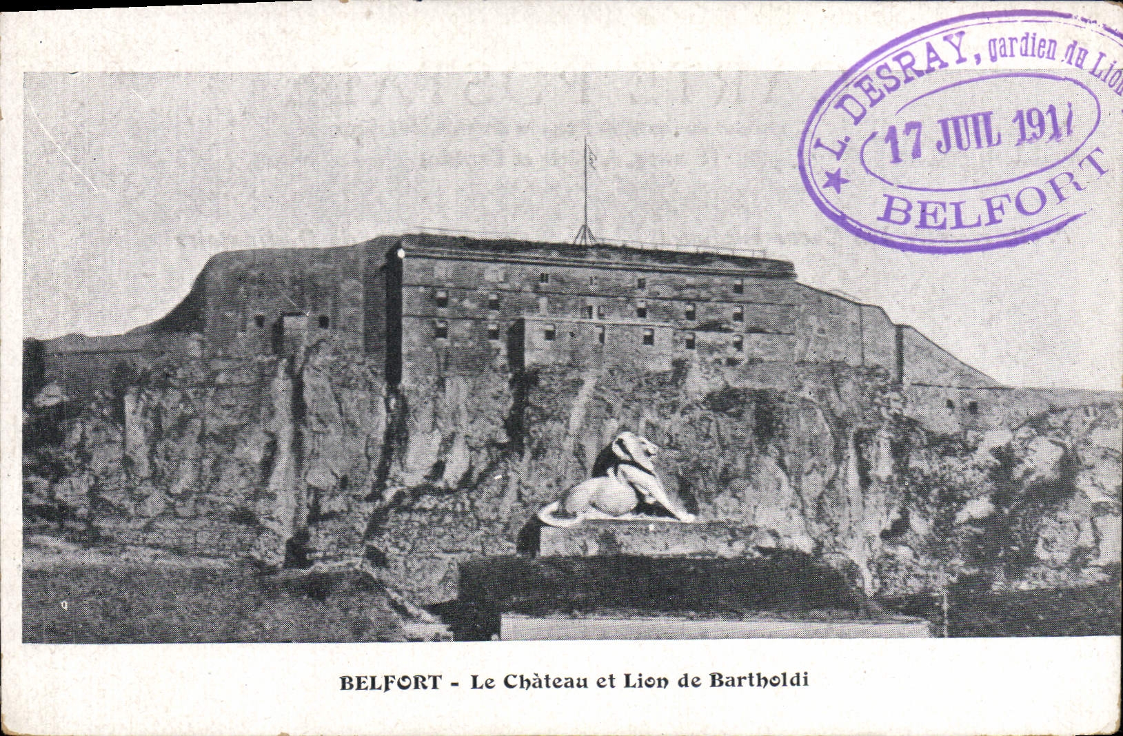 CPA Belfort Le Chateau et Lion de Bartholdi 
