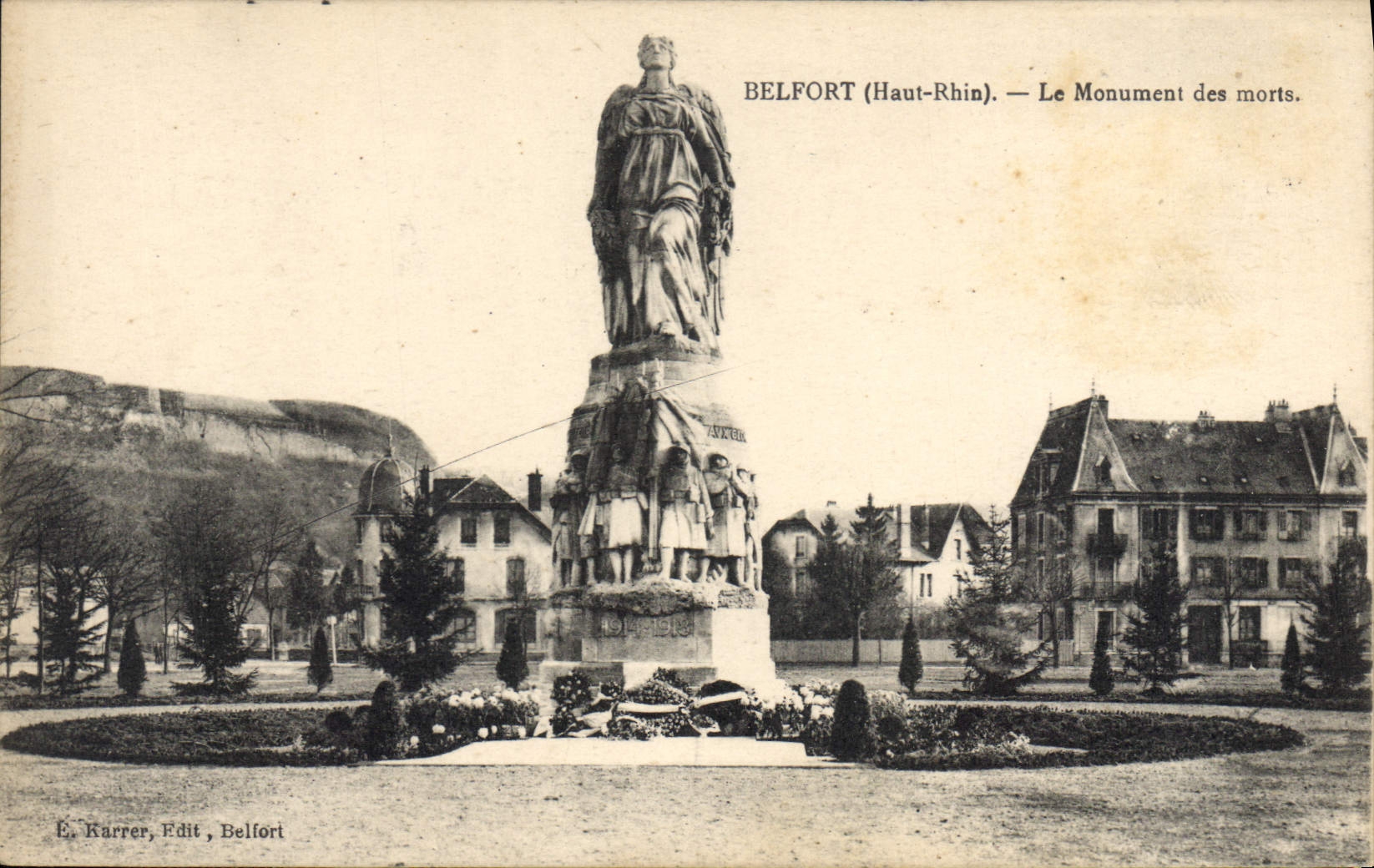 CPA Belfort Haut Rhin Le Monument des morts 