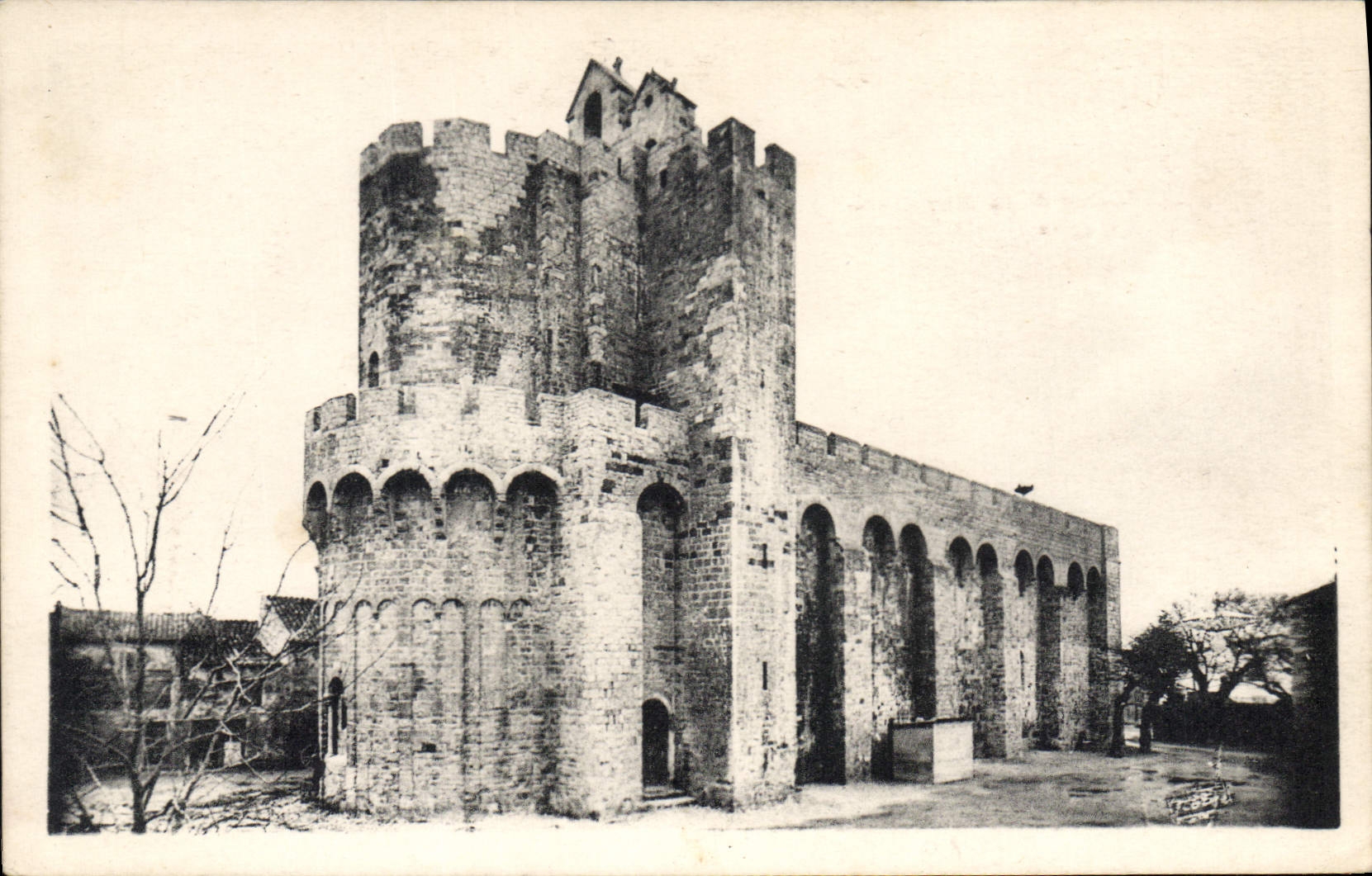 Saintes-Maries-de-la-Mer — L'Église — Photo George - Arles