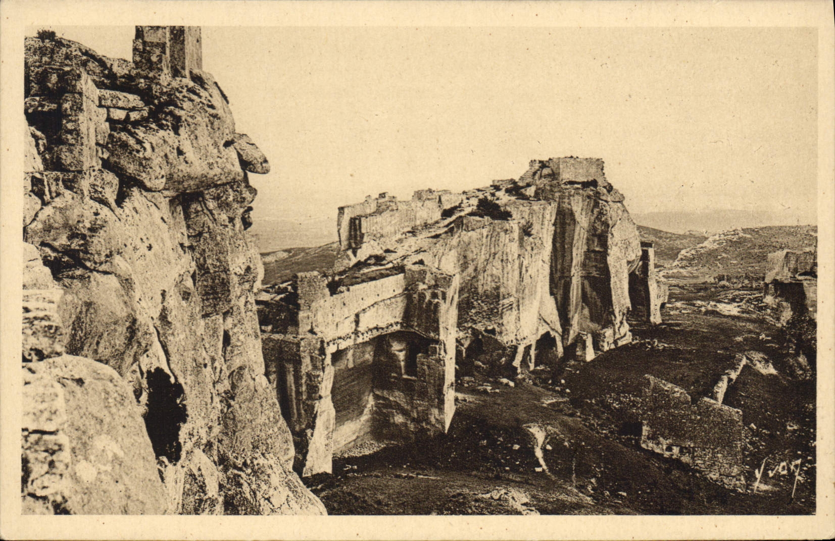 Les Baux (Bouches-du-Rhône) — Ruines du Château — Éditions d'Art YVON, Paris