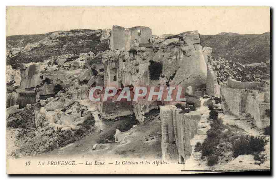 Les Baux — Le Château et les Alpilles — LL