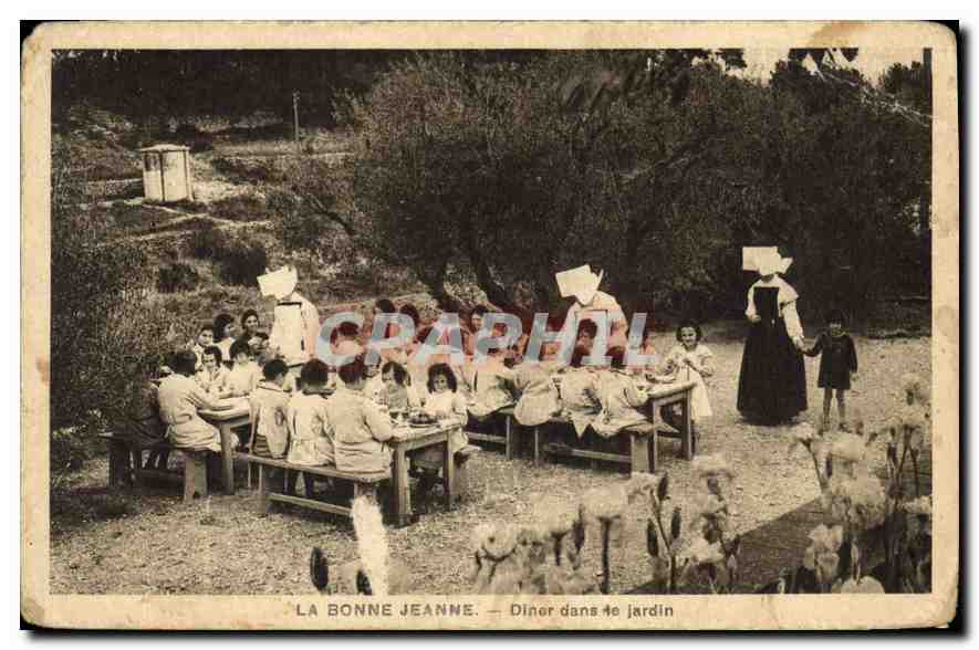 CPA La Bonne Jeanne Diner dans 4e jardin 