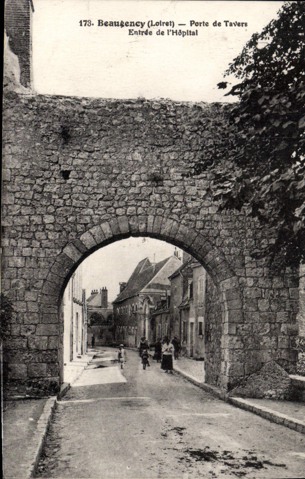 Beaugency (Loiret) — Porte de Tavers — Entrée de l'Hôpital