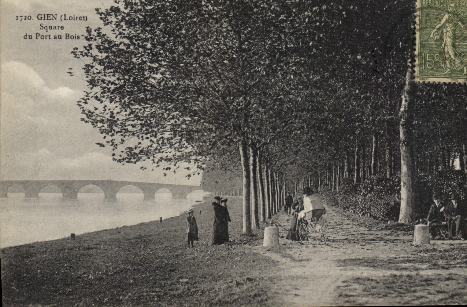 Gien (Loiret) — Square du Port au Bois — éditeur inconnu, n° 1720