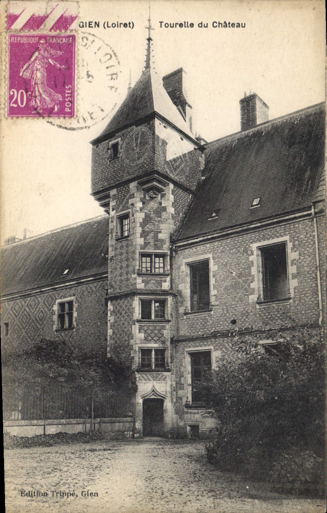 Gien (Loiret) — Tourelle du Château — Édition Trippe, Gien