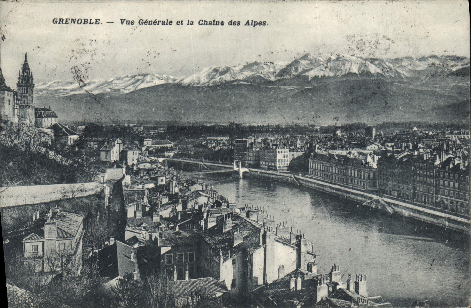 Grenoble — Vue Générale et la Chaîne des Alpes.