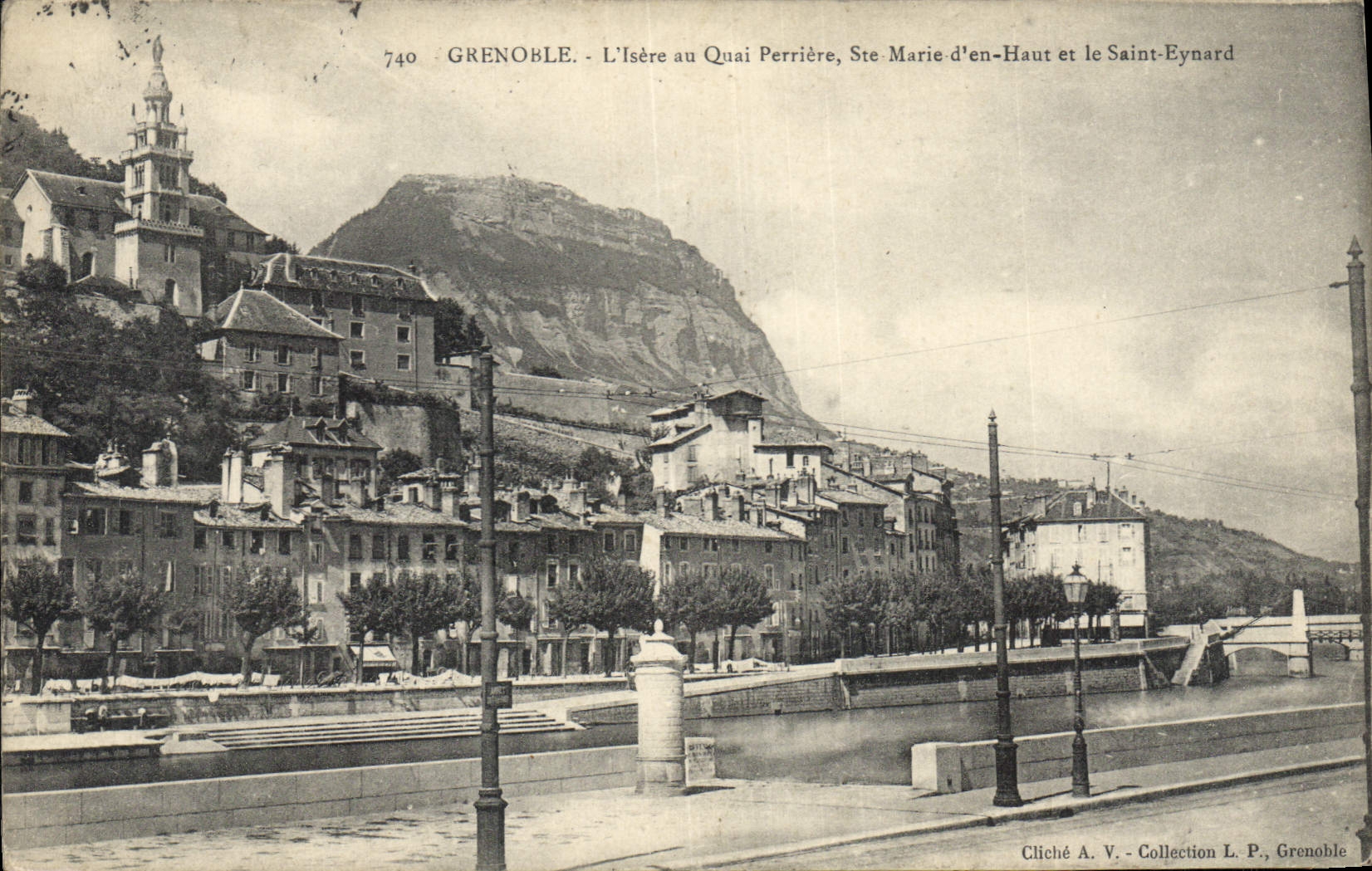 Grenoble - L'Isère au Quai Perrière, Ste Marie d'en-Haut et le Saint-Eynard — Cliché A. V., Collection L. P., Grenoble