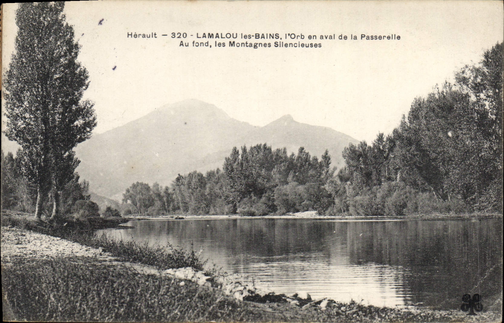 CPA Herault Lamalou les Bains l'Orb en aval de la Passerelle Au fond les Montagnes Silencieuses 
