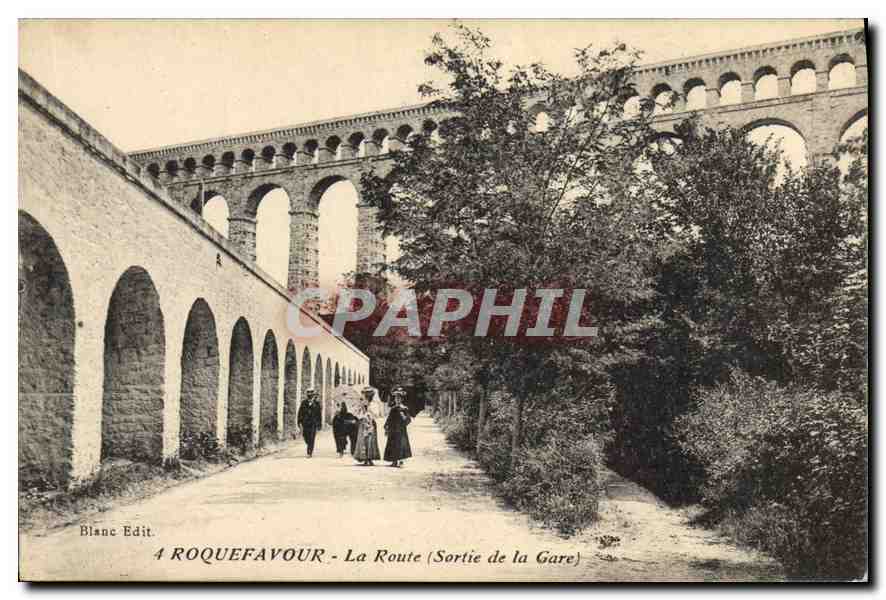 CPA Roquefavour La Route Sortie de la Gare 