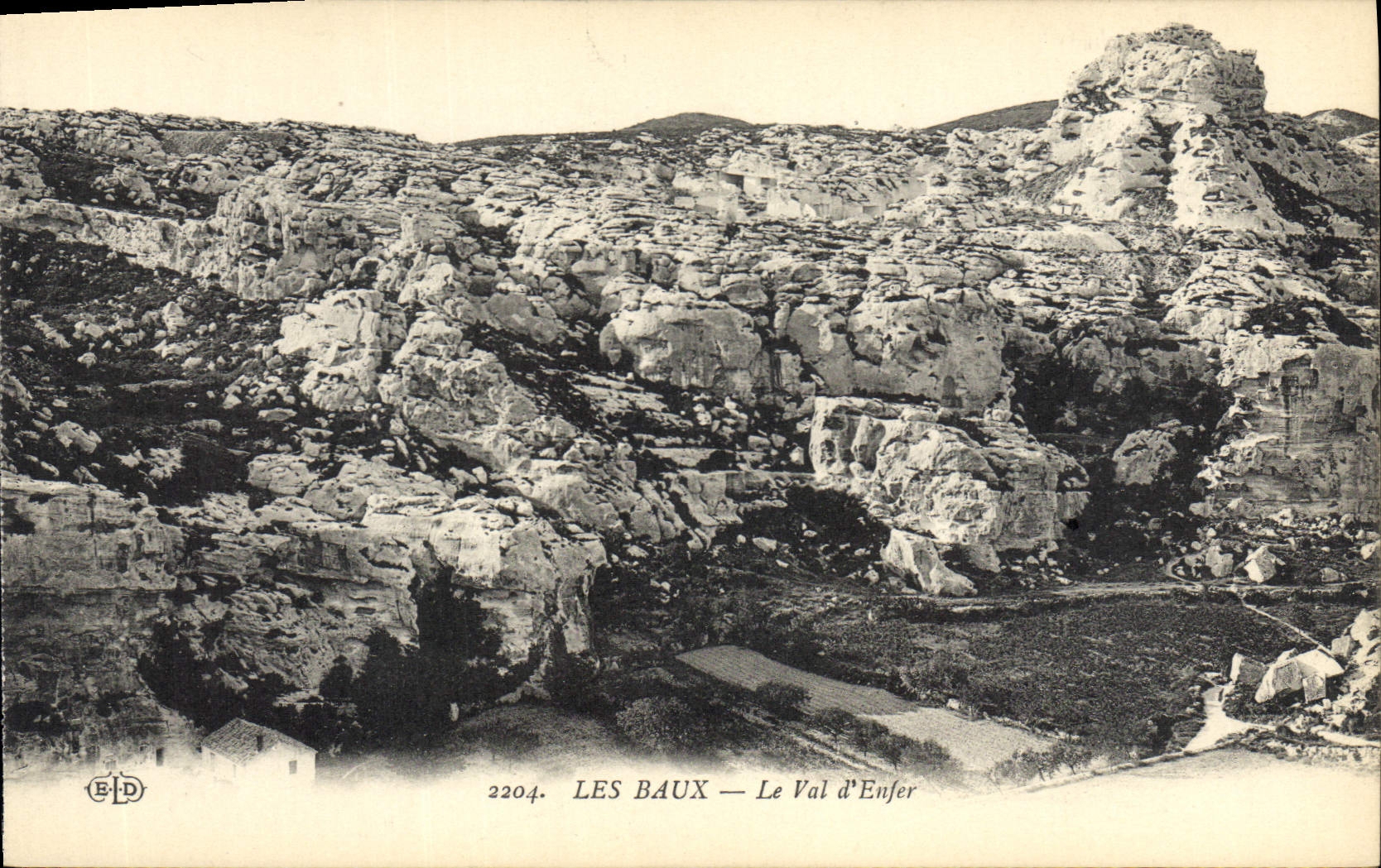 CPA Les Baux Le Val d'Enfer 
