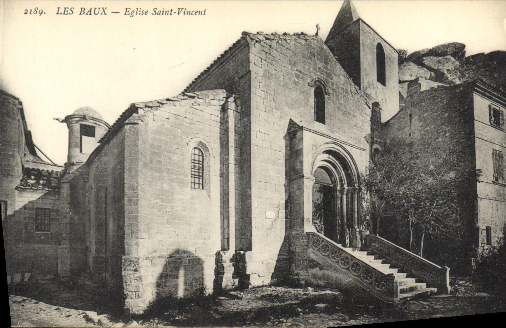 CPA Les Baux Eglise Saint Vincent 
