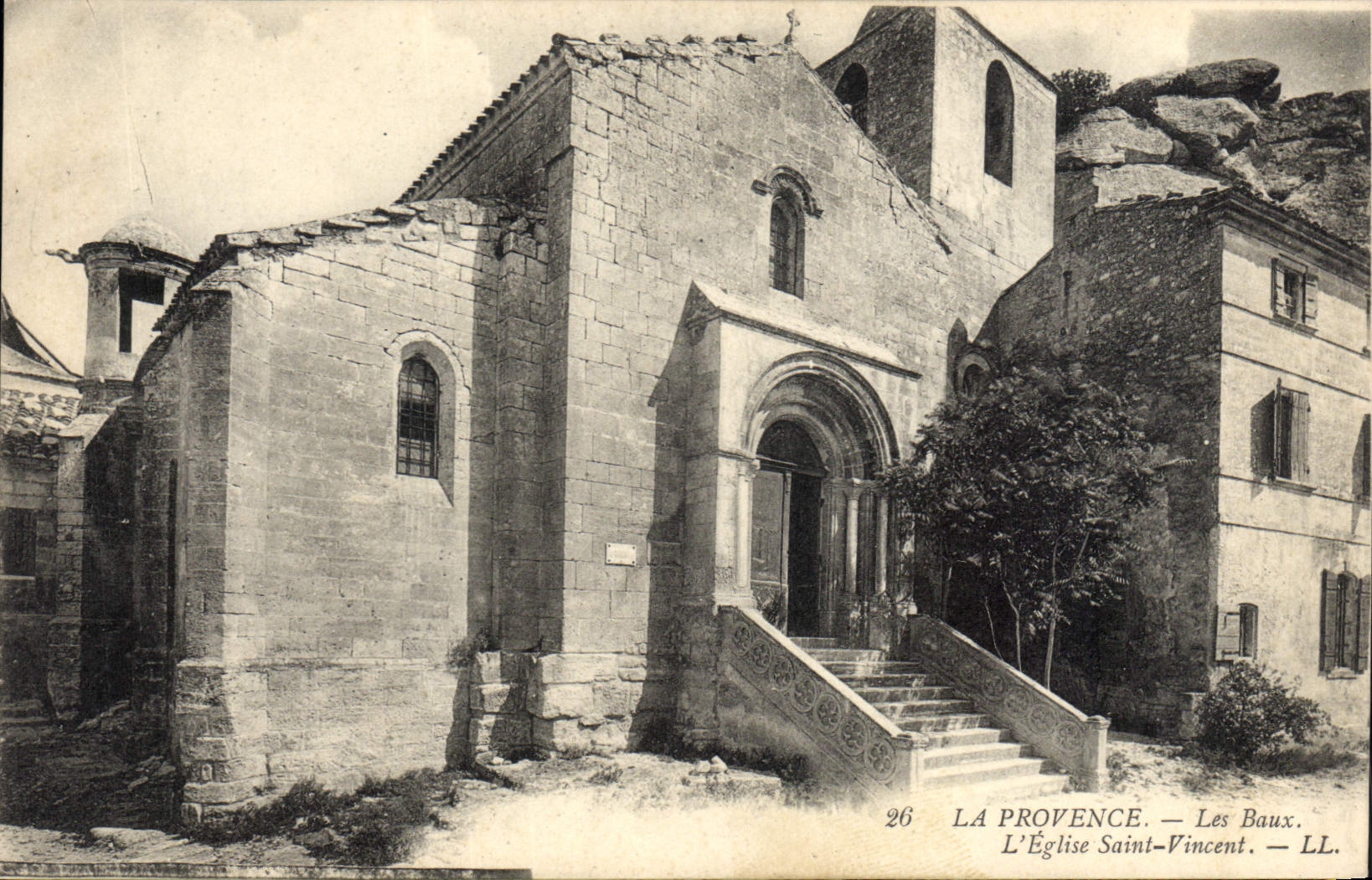 Les Baux - L'Église Saint-Vincent — LL. N°26