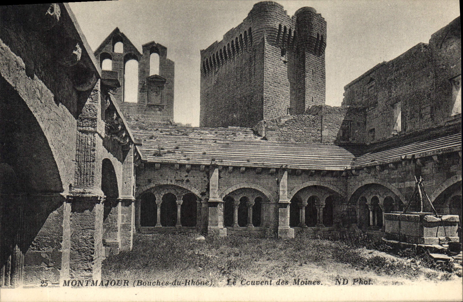 Montmajour (Bouches-du-Rhône) — Le Couvent des Moines — ND Phot.