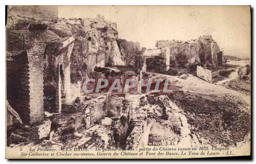 Les Baux - Ruines du château et chapelle - LL