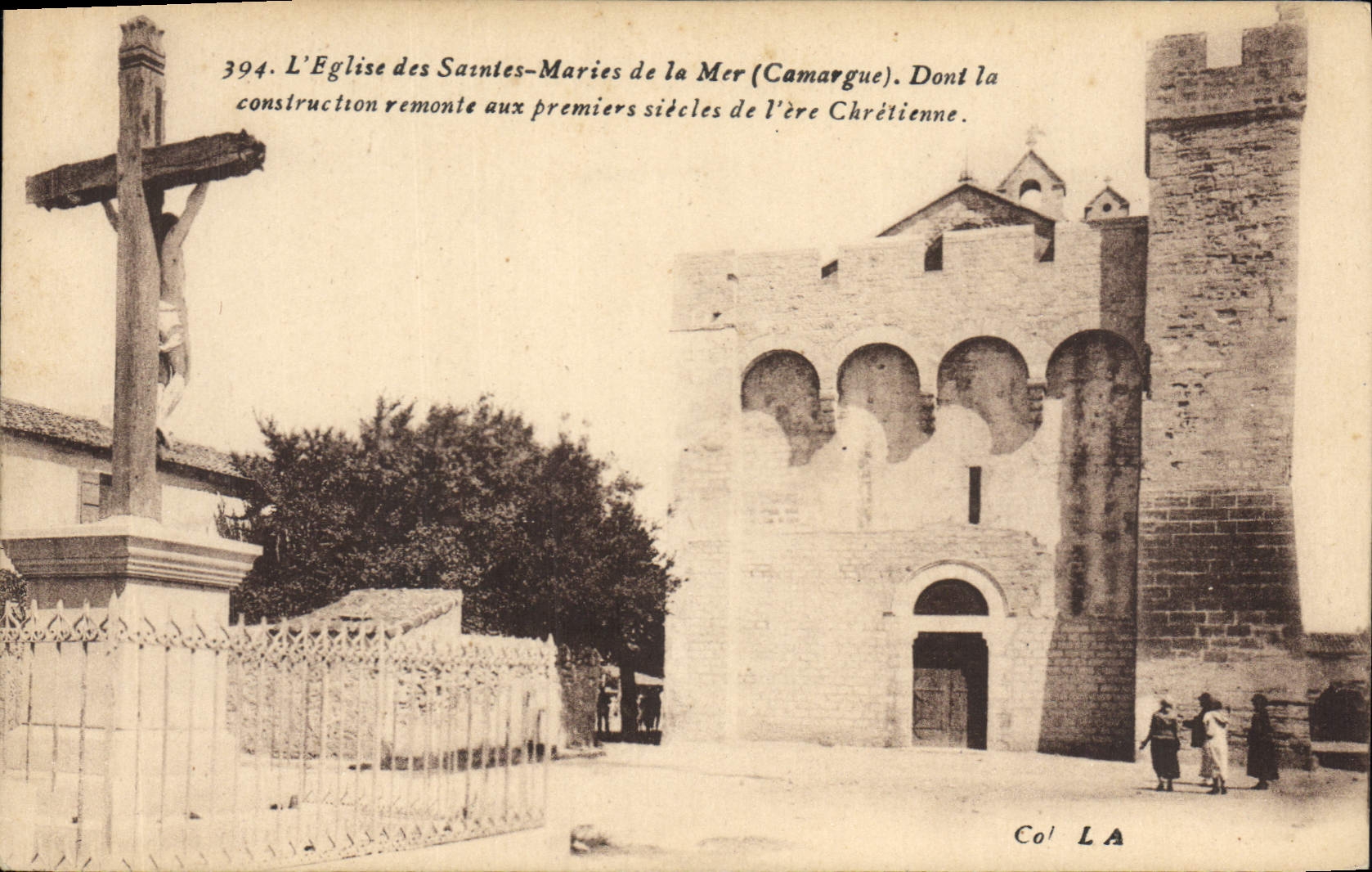 CPA L'Eglise des Saintes Maries de la Mer Camargue 