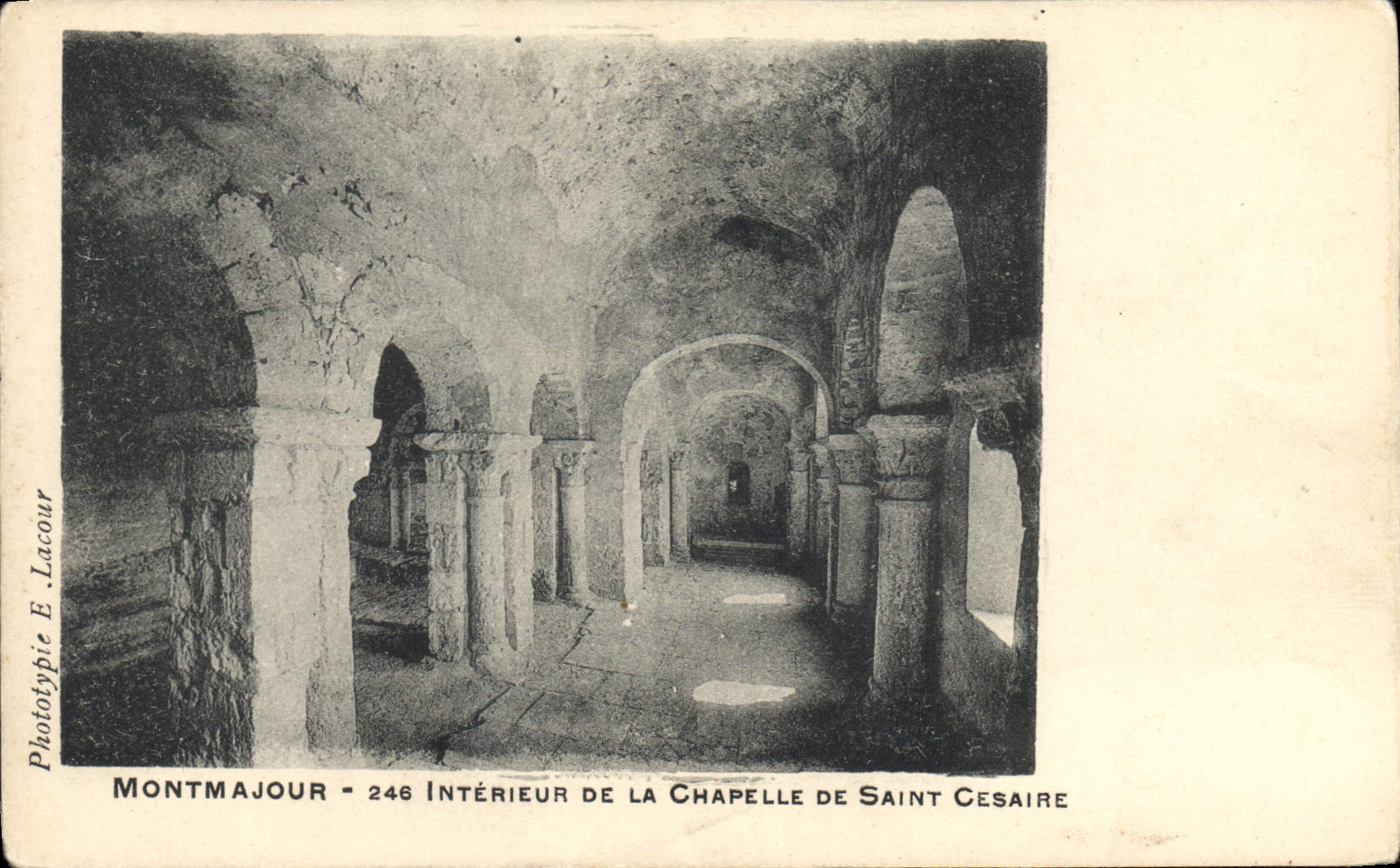 Montmajour - Intérieur de la chapelle de Saint-Césaire — Phototypie E. Lacour, n° 246