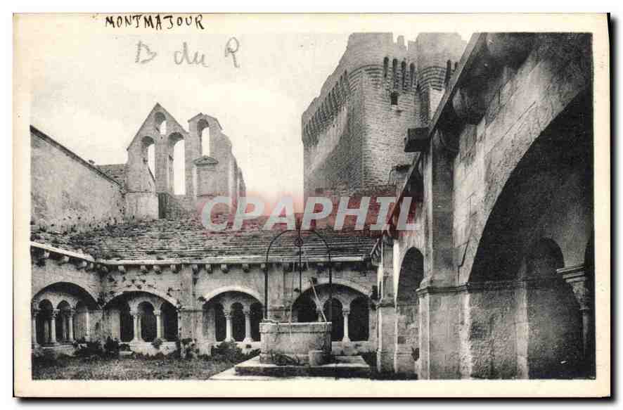 Montmajour — Cour du Cloître et Clocher — Photo George