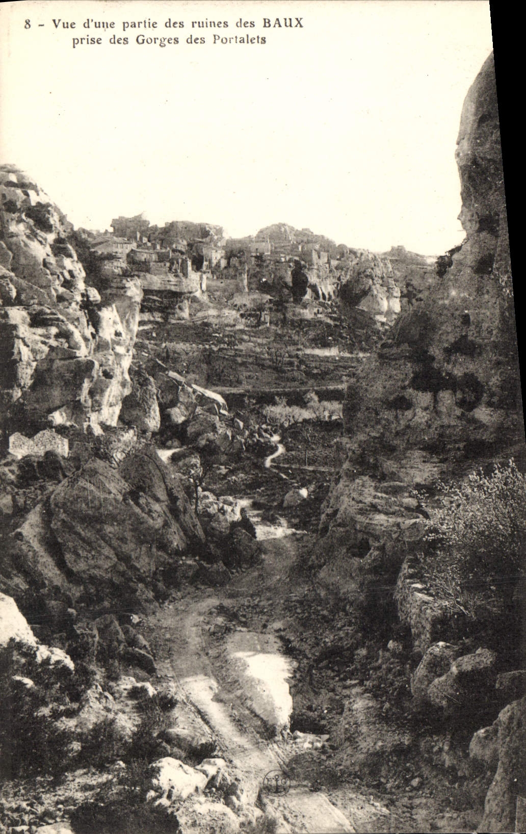 Ansicht eines Teils der Ruinen von BAUX — aus den Gorges des Portalets — Serie 8
