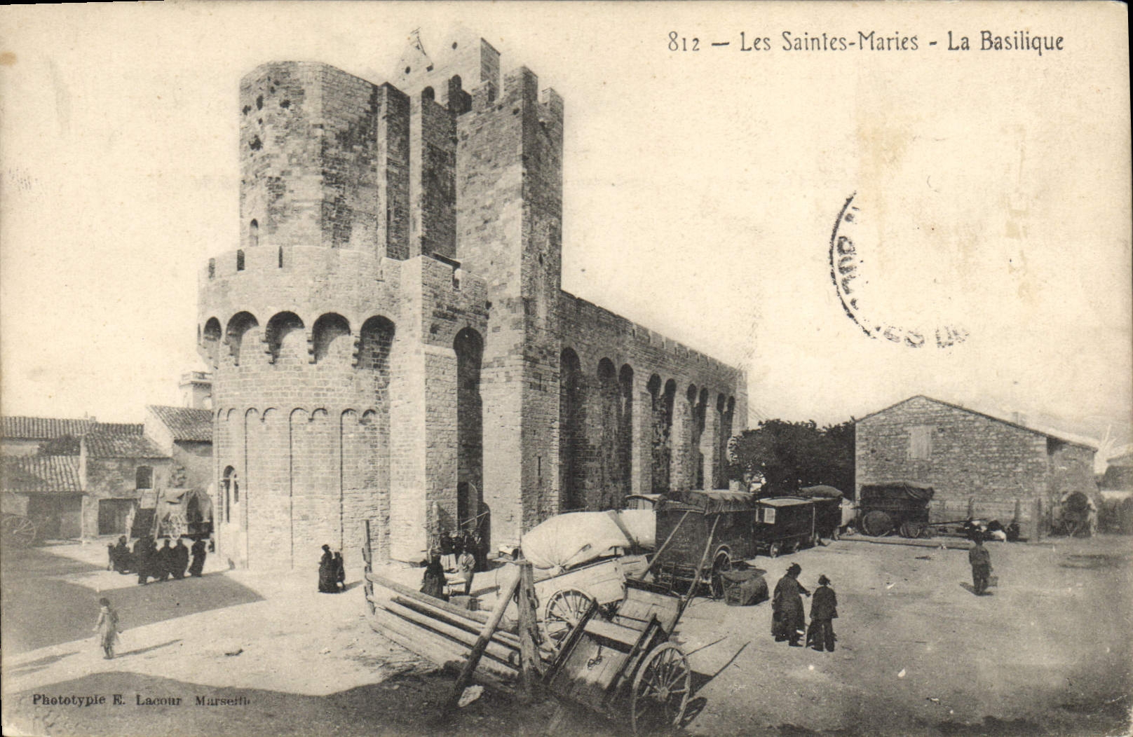 Les Saintes-Maries - La Basilique — Phototypie E. Lacour Marseille — n° 812