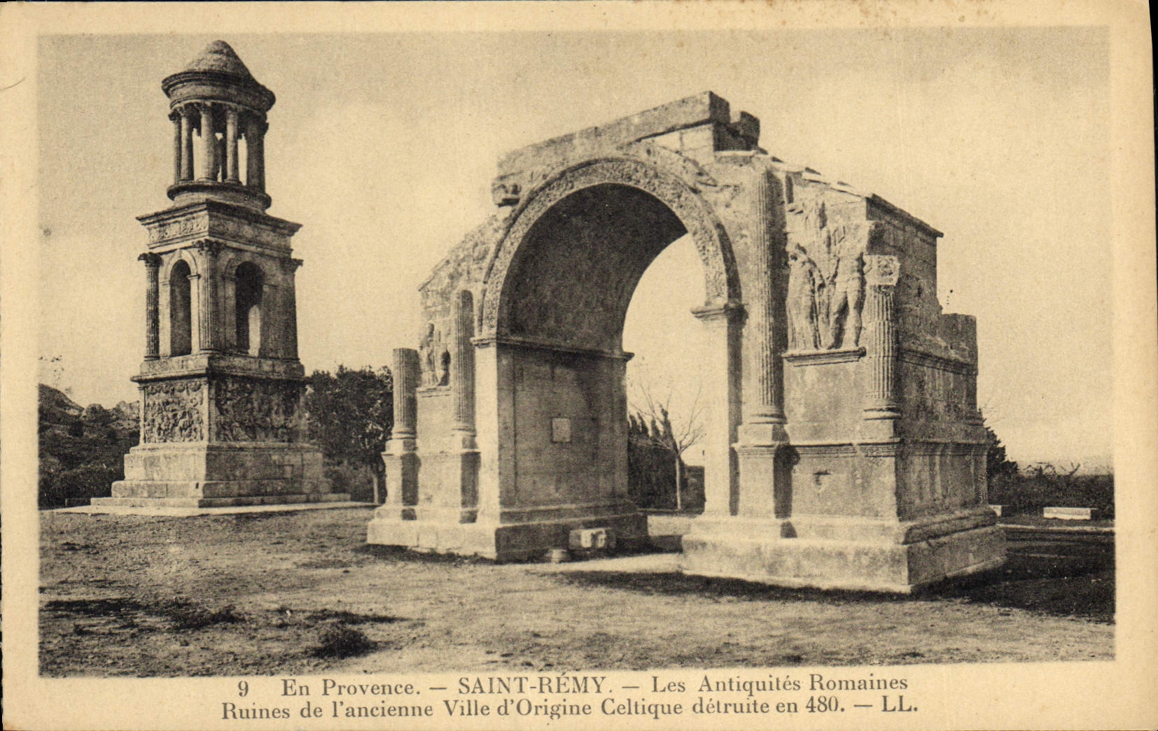 Saint-Rémy — Ruines de l'ancienne ville celtique et antiquités romaines — LL.