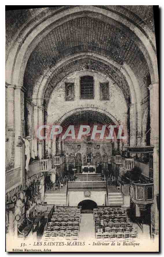 CPA Les Saintes Maries interieur de la Basilique 