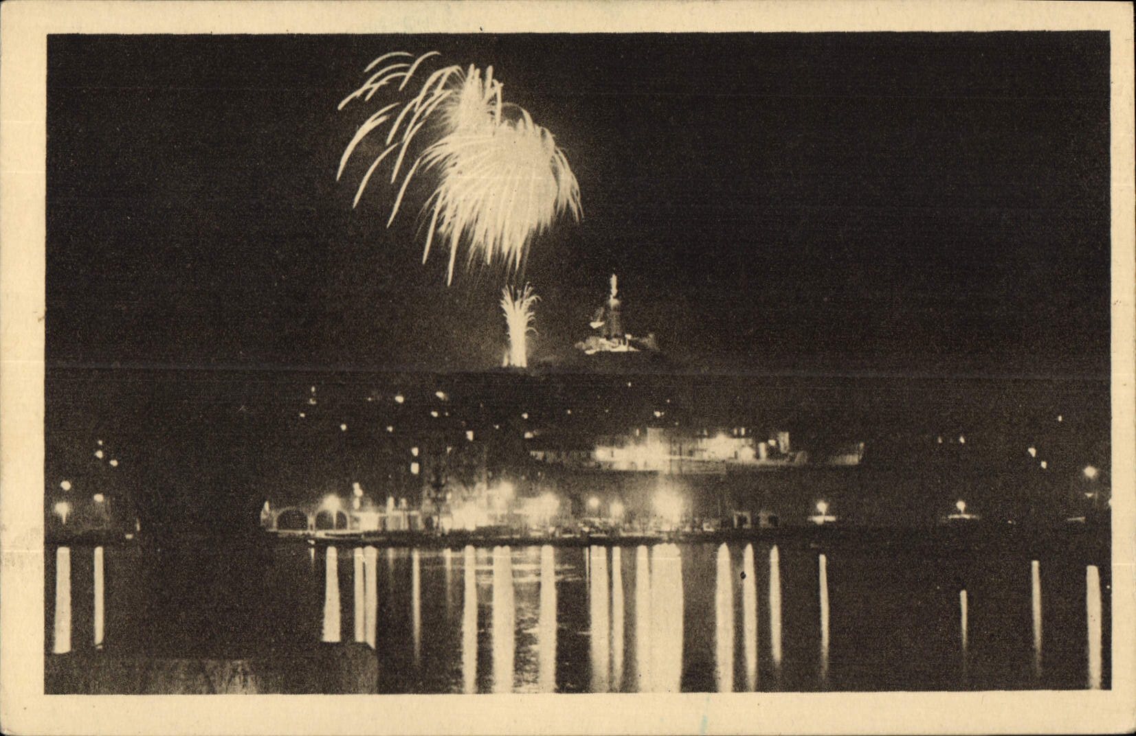 CPA Marseille N D de la Garde Fetes du Couronnement 18 21 Juin 1931 Feu d'Artifice 