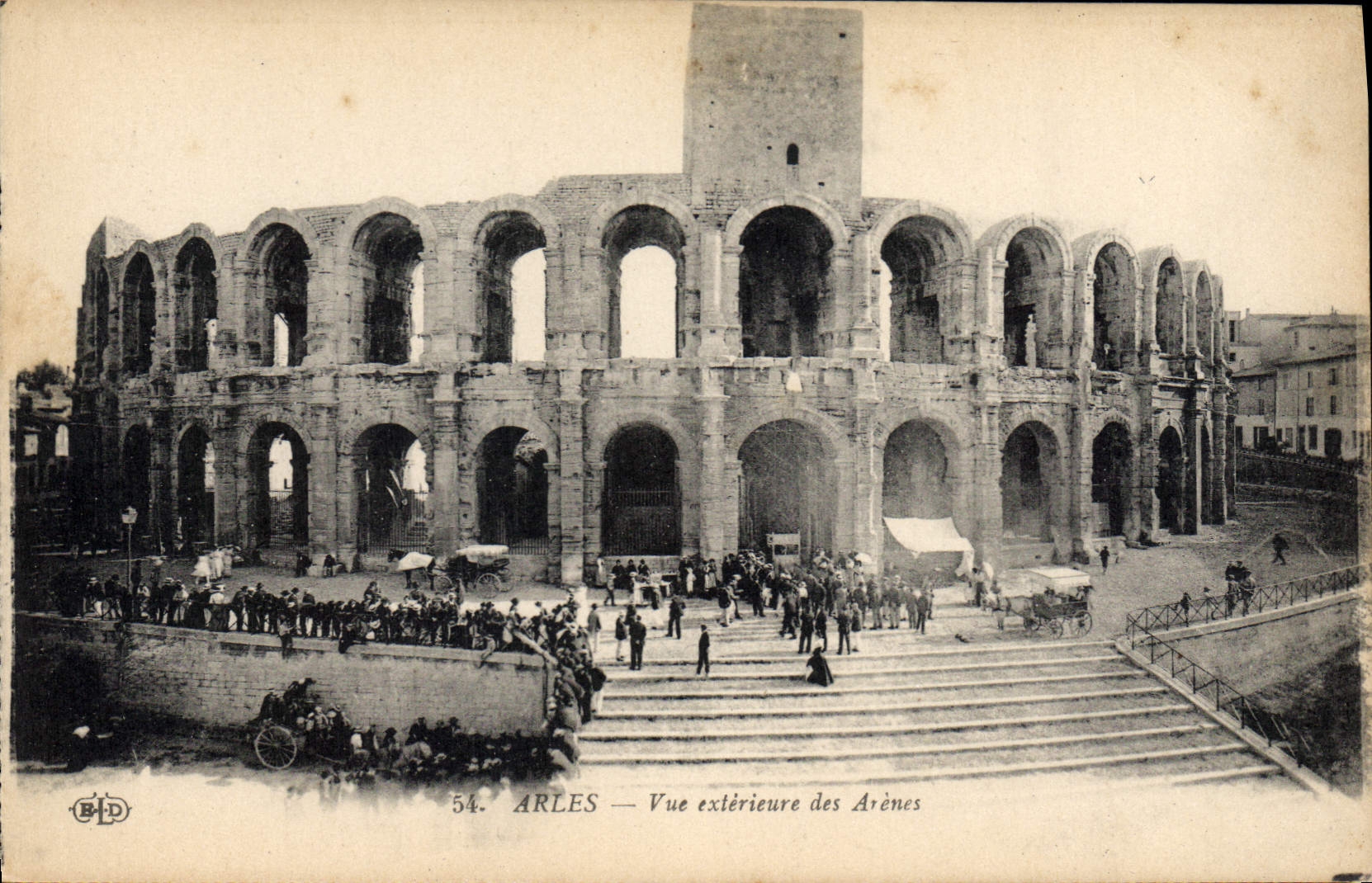 Arles — Vue extérieure des Arènes — B.D. N°54
