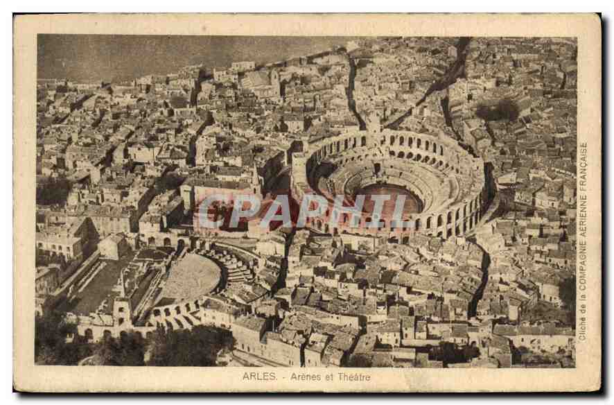Arles - Arènes et Théâtre — cliché de la Compagnie Aérienne Française