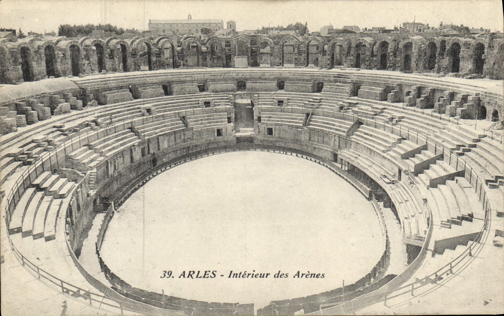 Arles — Intérieur des Arènes — n°39