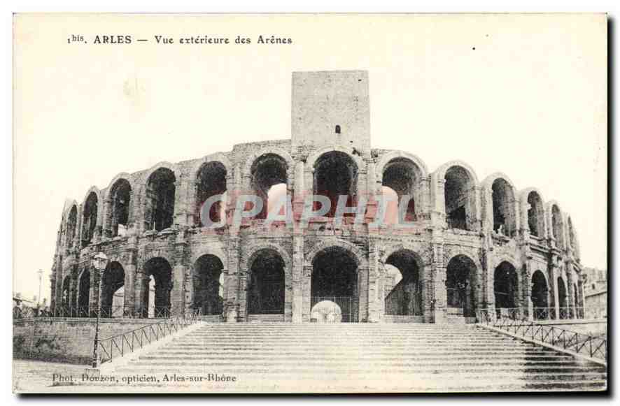 CPA ARLES Vue exterieure des Arenes
