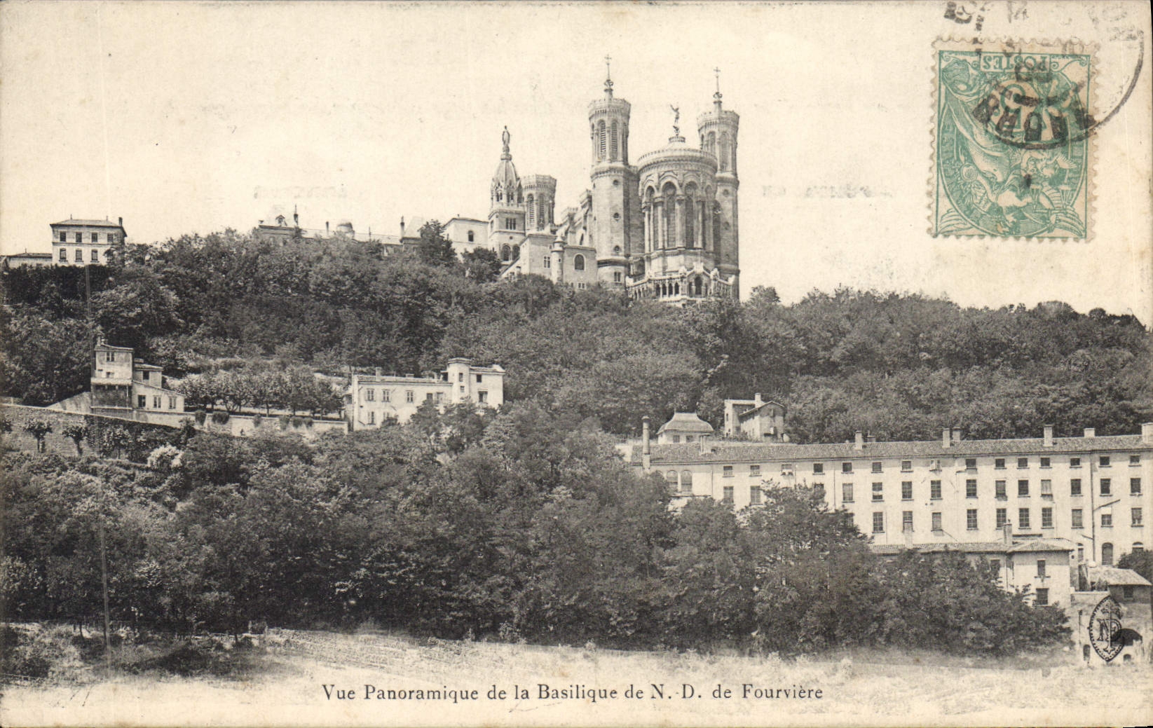 Vue Panoramique de la Basilique de N.D. de Fourvière — Lyon — éditée par les Postes