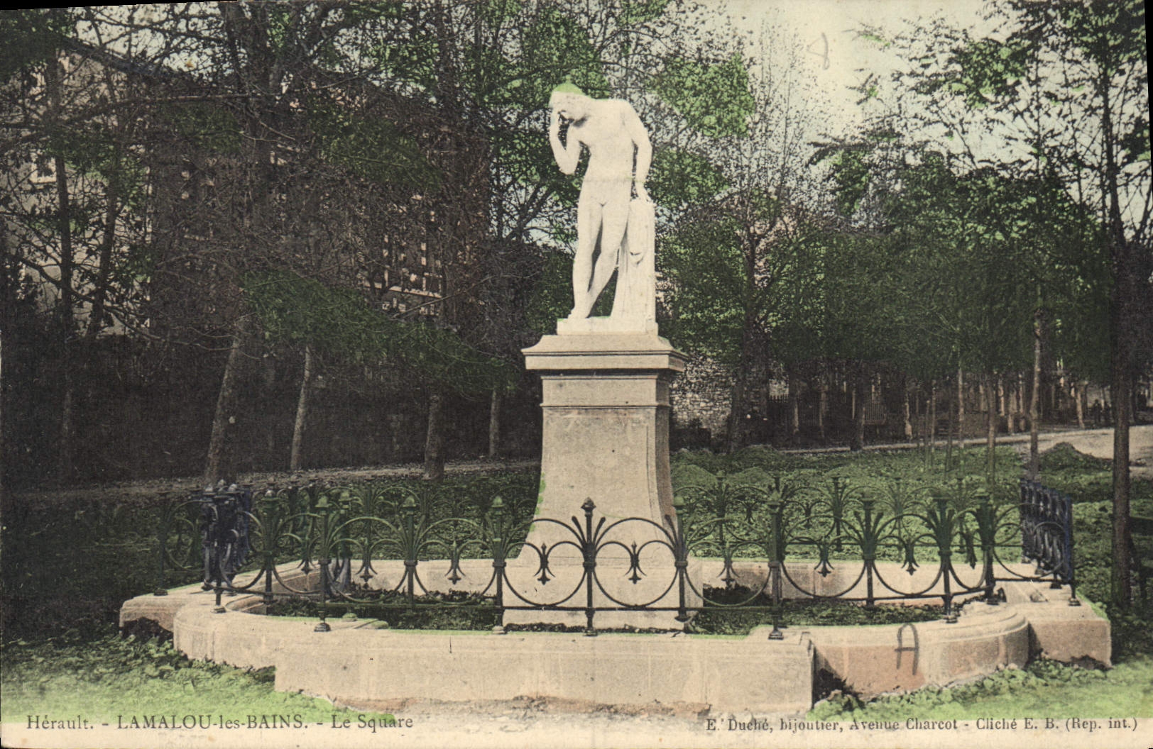 Lamalou-les-Bains - Le Square — statue de marbre — E. Duchêne, bijoutier, Avenue Charcot