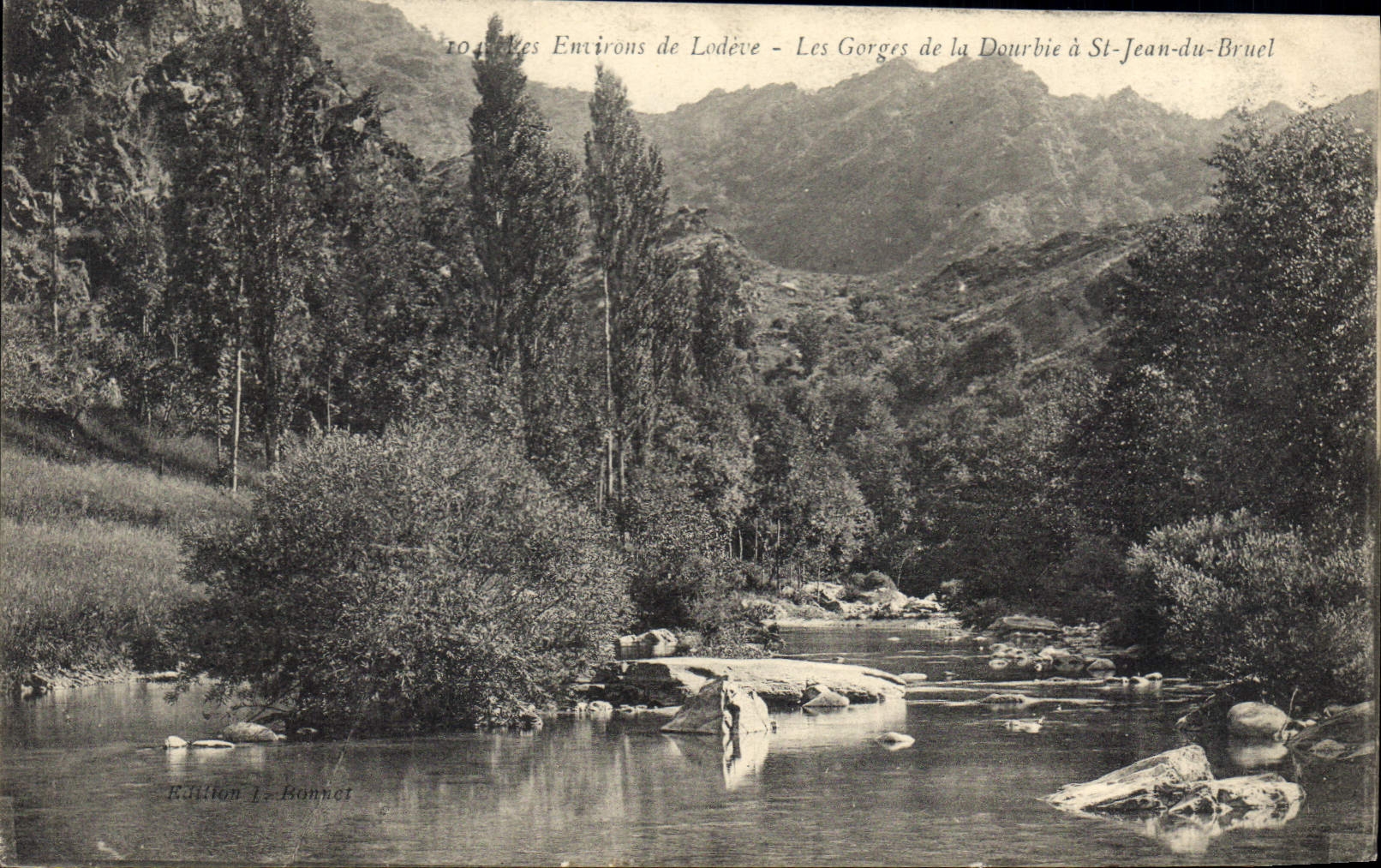 CPA Environs de Lodeve Les Gorges de la Dourbie a St Jean du Bruel