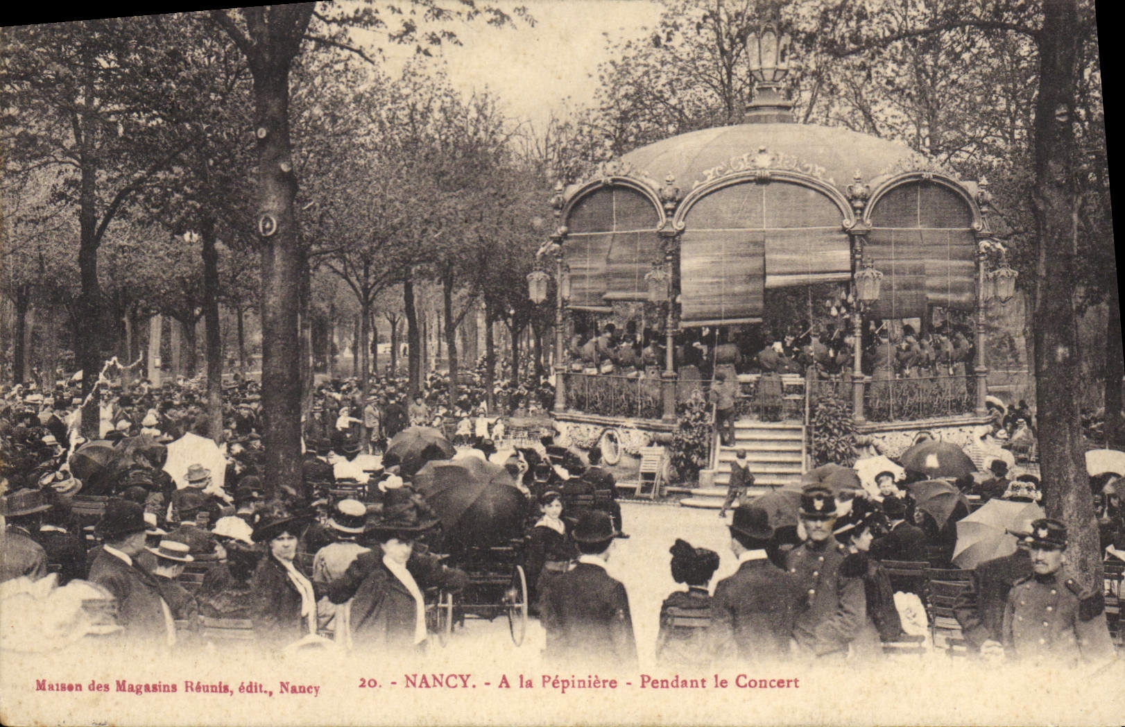 Nancy — A la Pépinière — Pendant le Concert — Maison des Magasins Réunis, édit., Nancy