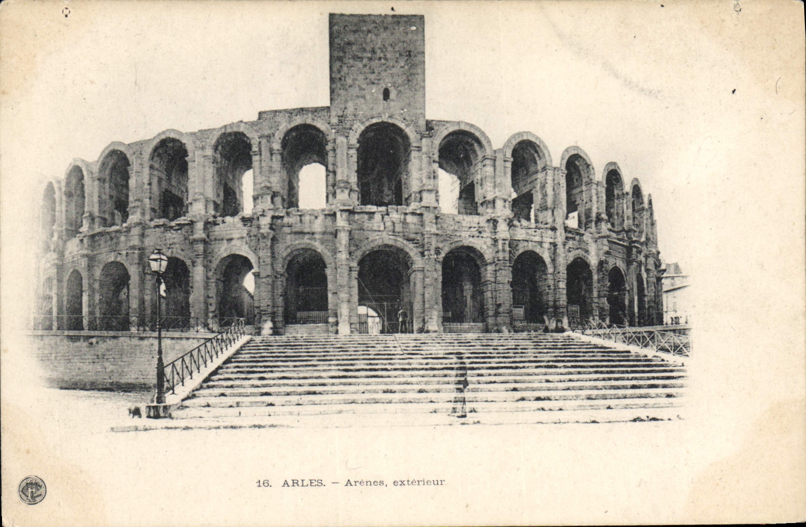 Arles — Die Arena, äußere Ansicht — Sammlung des Touring-Club de France, Nr. 16
