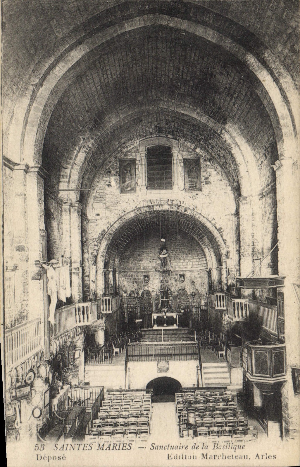 Saintes Maries — Sanctuaire de la Basilique — Édition Marcheteau, Arles