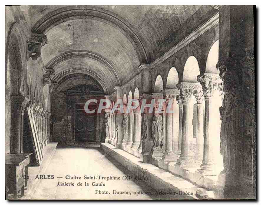 CPA Arles Cloitre St Trophime Galerie de la Gaule 
