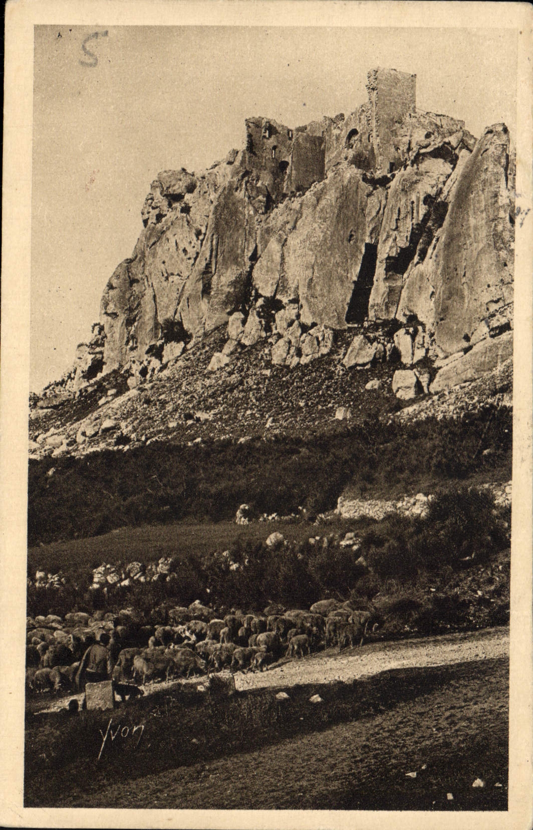 Le Château des Baux — Ruines sur falaise — Édition d'Art Yvon