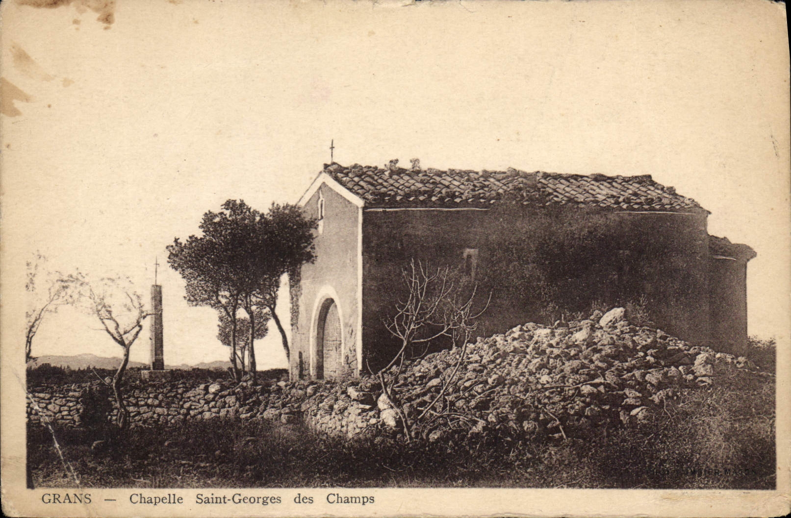 CPA Grans Chapelle Saint Georges des Champs 
